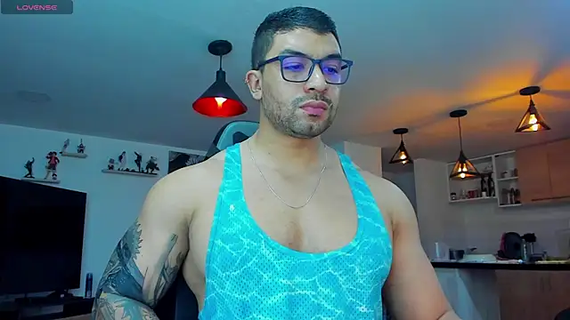 Snapshot of Michael_Diamond chatting on February 4, 2:39 am Michael Diamond online show from February 4, 2:39 am