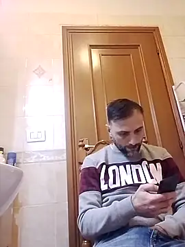 coppiasenzacensura online show from November 28, 3:25 pm