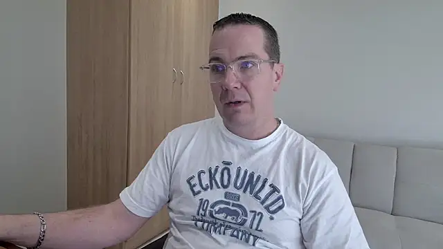 BrettJ81 online show from May 3, 1:47 pm