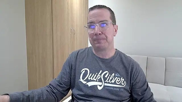BrettJ81 online show from June 8, 2:18 pm
