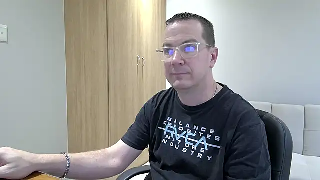 Snapshot of BrettJ81 chatting on October 16, 3:42 pm BrettJ81 online show from October 16, 3:42 pm