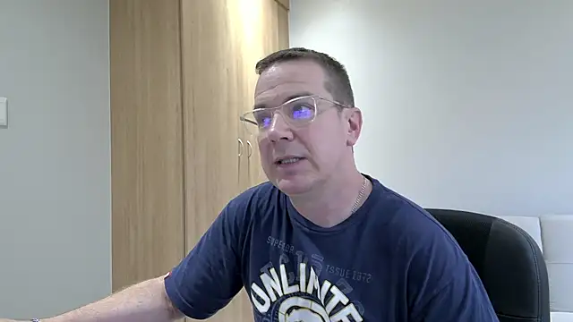 Snapshot of BrettJ81 chatting on January 11, 4:03 pm BrettJ81 online show from January 11, 4:03 pm
