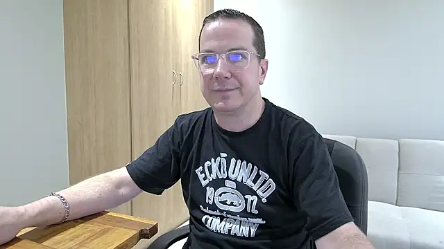 Snapshot of BrettJ81 chatting on October 31, 2:53 pm BrettJ81 online show from October 31, 2:53 pm