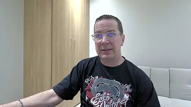 BrettJ81 online show from June 11, 3:21 pm