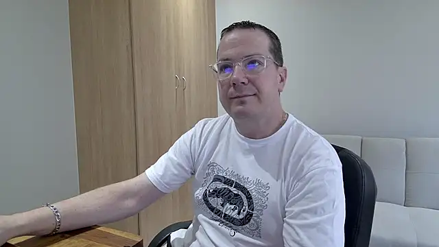 Snapshot of BrettJ81 chatting on October 26, 1:57 pm BrettJ81 online show from October 26, 1:57 pm