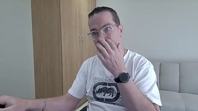 BrettJ81 online show from May 16, 11:52 am