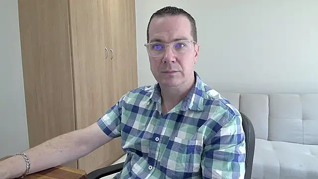 Snapshot of BrettJ81 chatting on September 13, 9:54 am BrettJ81 online show from September 13, 9:54 am