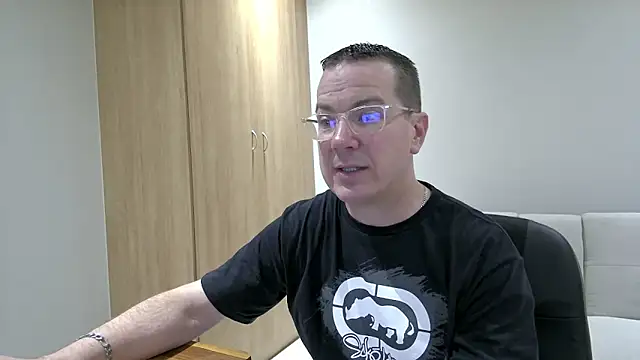 Snapshot of BrettJ81 chatting on March 13, 5:28 pm BrettJ81 online show from March 13, 5:28 pm