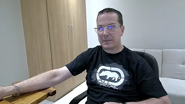 Snapshot of BrettJ81 chatting on March 4, 3:04 pm BrettJ81 online show from March 4, 3:04 pm