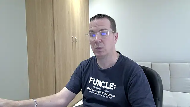 Snapshot of BrettJ81 chatting on September 22, 2:16 pm BrettJ81 online show from September 22, 2:16 pm