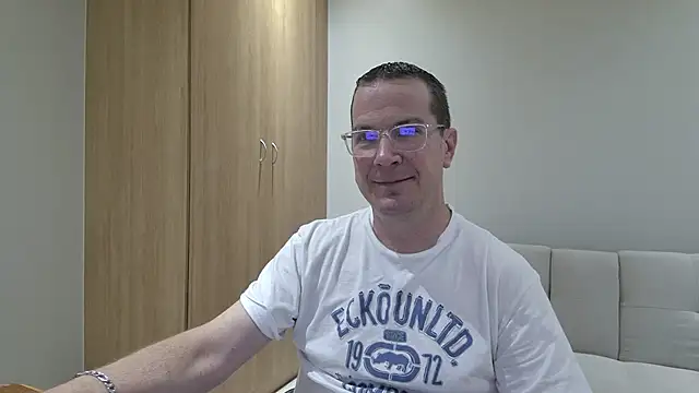 BrettJ81 online show from June 10, 3:13 pm