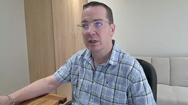 Snapshot of BrettJ81 chatting on September 20, 1:55 pm BrettJ81 online show from September 20, 1:55 pm