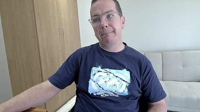 BrettJ81 online show from April 6, 1:56 pm