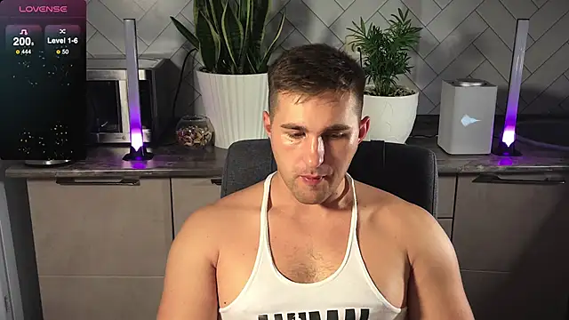 Snapshot of Sweeet__boy chatting on December 12, 12:27 am Sweeet boy online show from December 12, 12:27 am