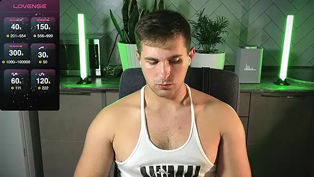 Snapshot of Sweeet__boy chatting on December 24, 6:17 pm Sweeet boy online show from December 24, 6:17 pm