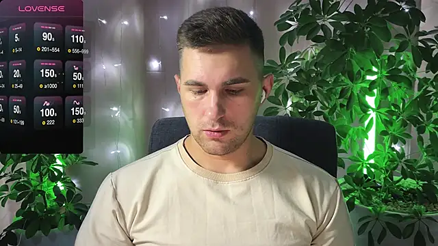 Snapshot of Sweeet__boy chatting on February 11, 6:51 am Sweeet boy online show from February 11, 6:51 am