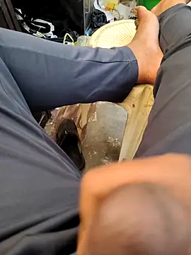 u wan me online show from April 28, 8:30 am