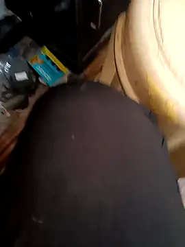 Snapshot of u_wan_me chatting on October 25, 10:28 am u wan me online show from October 25, 10:28 am