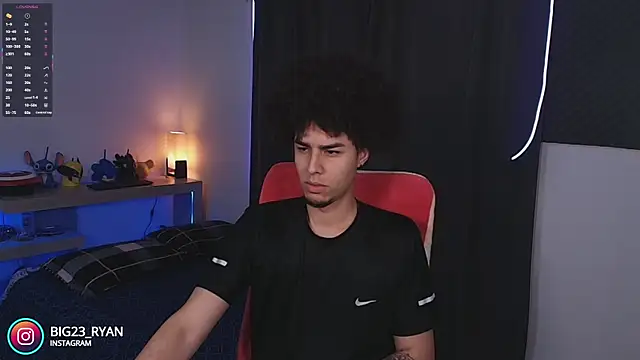 bigryann23 online show from October 14, 1:12 am